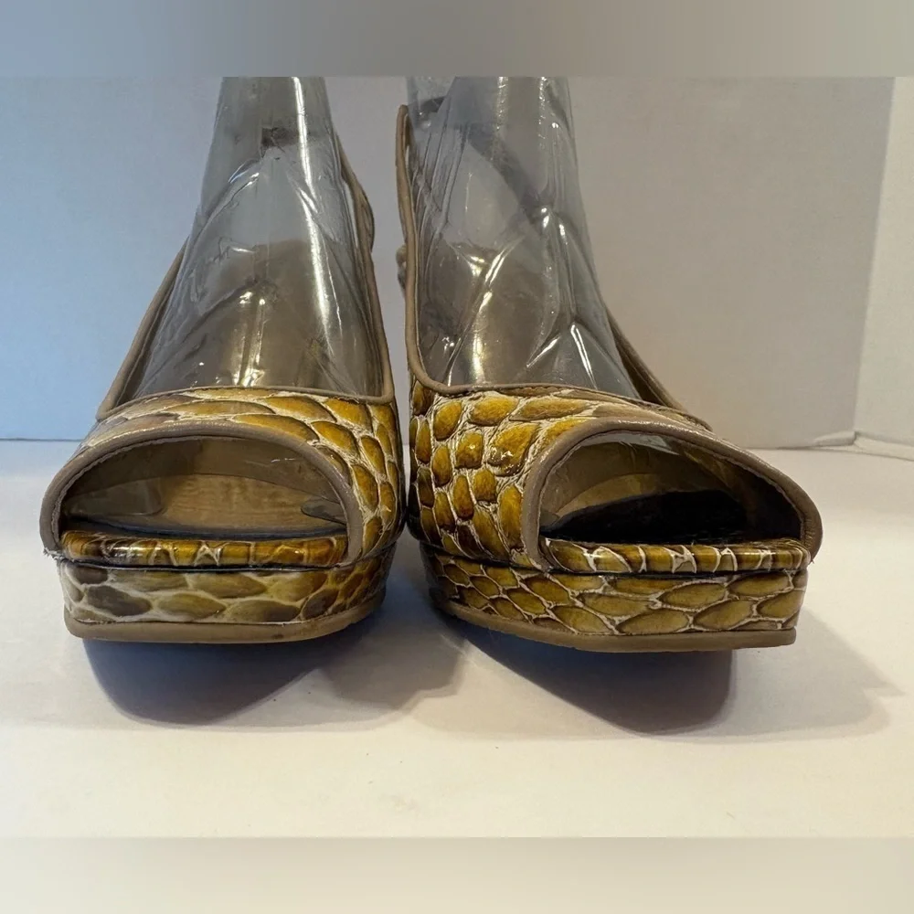Diego Di Lucca snakeskin peep toe wedge heel sandals size 8 NWOT